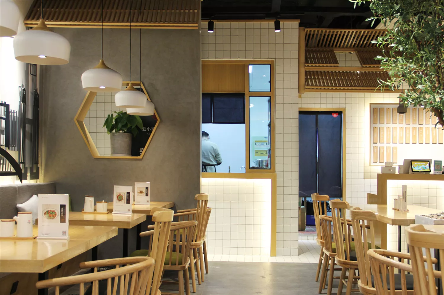魁小面︱面食餐饮品牌设计 - 杭州
Kui Xiaomian ︱ Noodle Catering Brand Design - Hangzhou